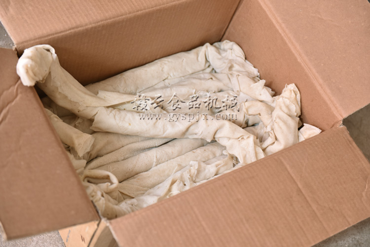陳先生帶來(lái)的條狀豆粑